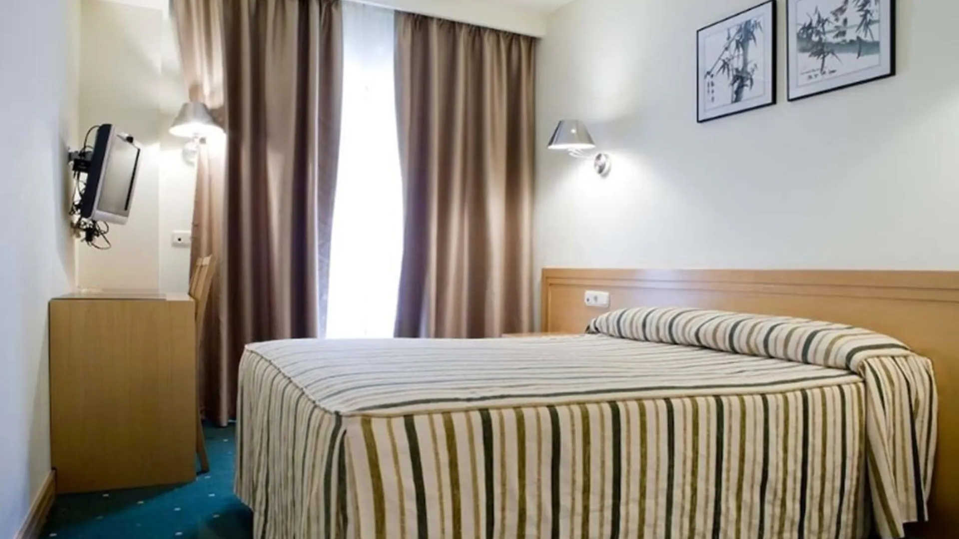 Hotel Zaragoza Plaza San Sebastian Spanje